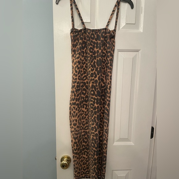 Leopard Print Strappy Cup Detail Midi Dress Pretty Little Thing - Picture 11 of 13